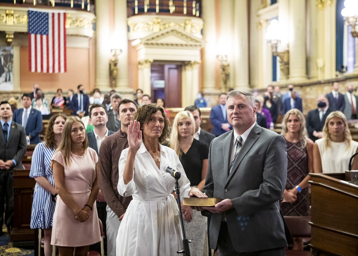 Ready to Lead Rossi Takes Oath to Serve and Represent the People of